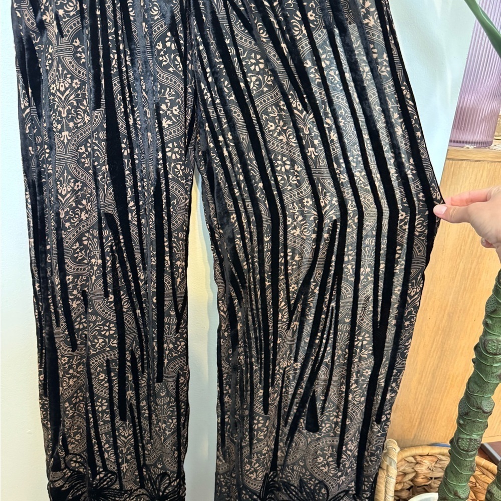 Topshop Patterned Jumpsuit with Peekaboo Keyhole, Wide Leg - Picture 7 of 7